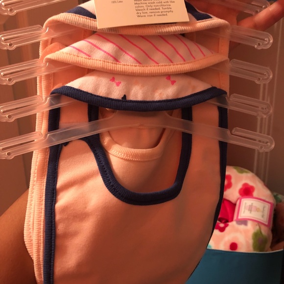 Brand new bibs - Picture 2 of 2